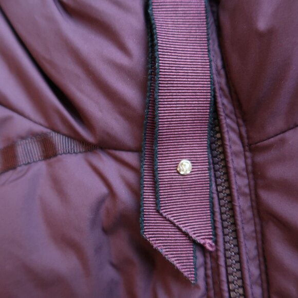 Lululemon Women Size 4 Chilly Chill Reversible Hooded Vest Goose Down Waterproof - Picture 4 of 10